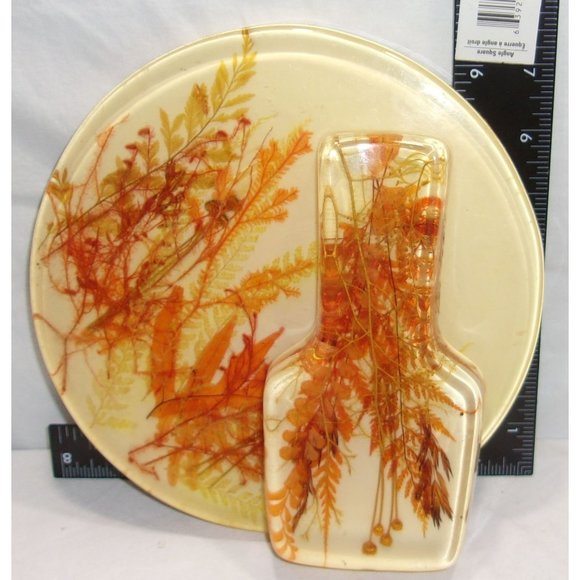1970's MCM Lucite Trivet/Hot Plate and Spoon Rest w/ Wheat? Decor 8 3/4" & 6 1/2 - Picture 9 of 10